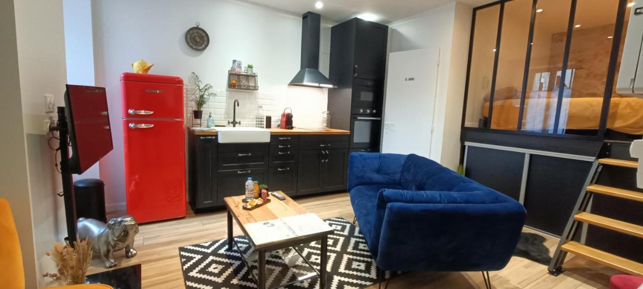 Studio Atypique Immeuble De 1820 퓨멜 외부 사진
