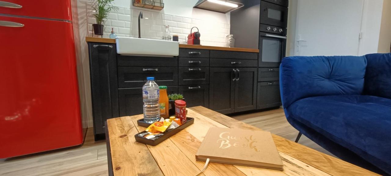 Studio Atypique Immeuble De 1820 퓨멜 외부 사진
