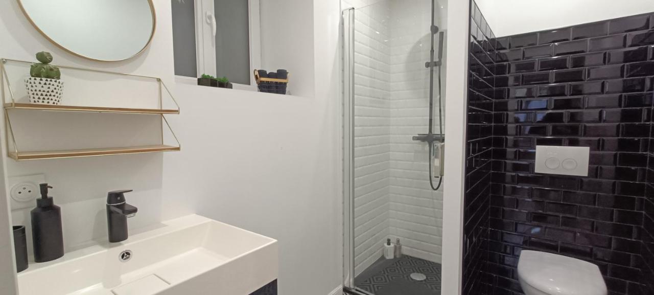 Studio Atypique Immeuble De 1820 퓨멜 외부 사진